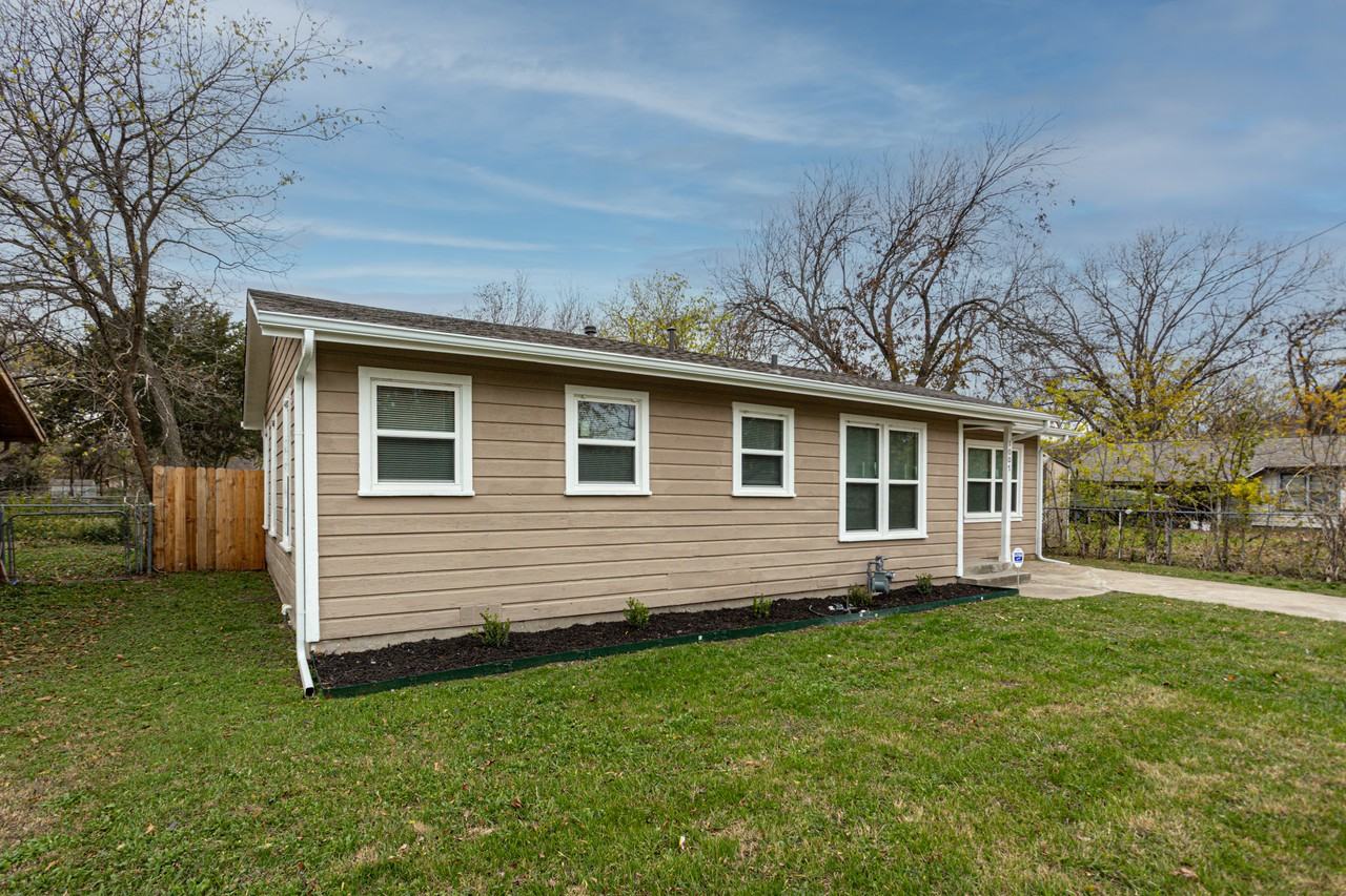 1007 N Walnut St - Photo 3 of 26