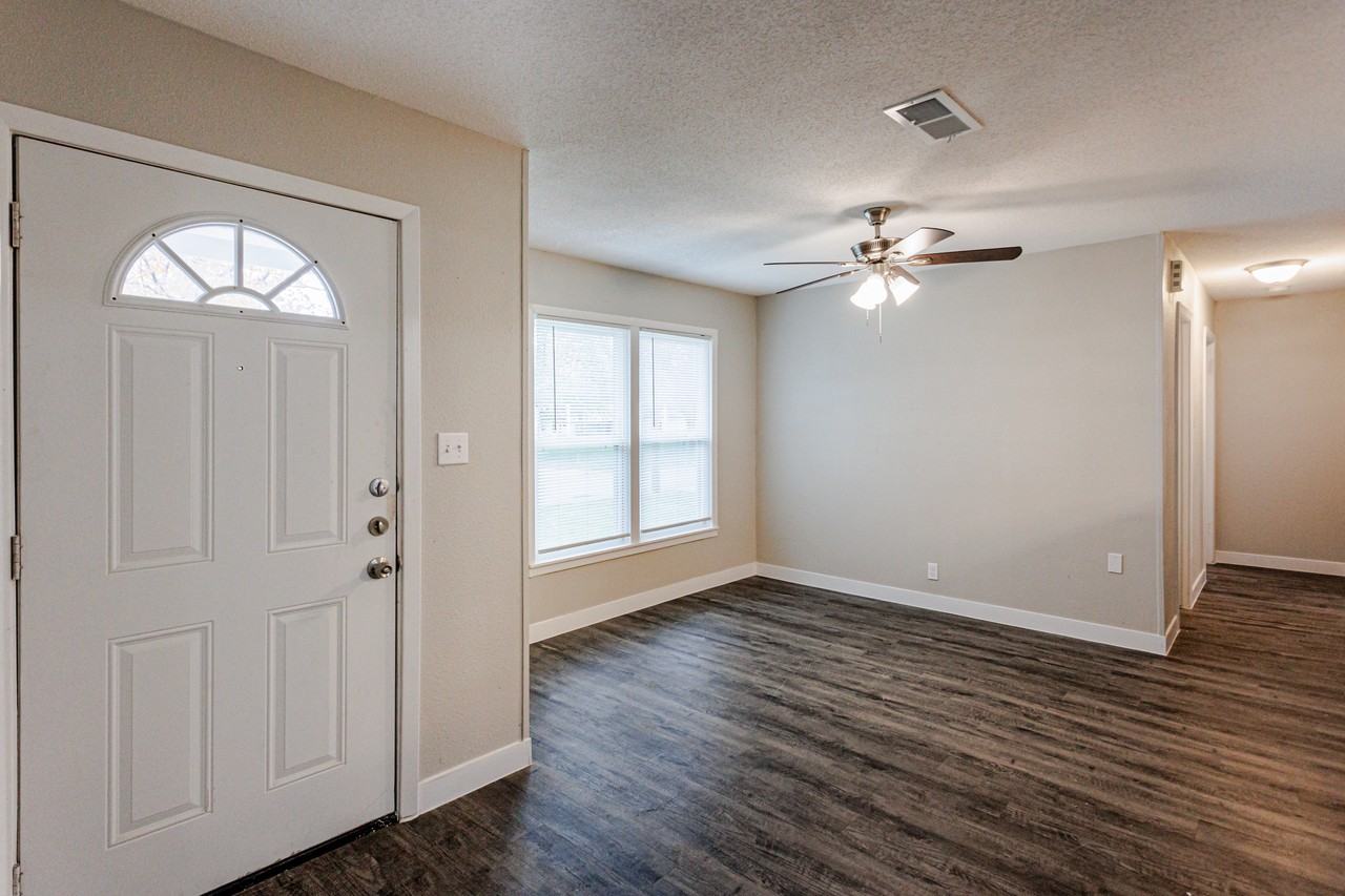 1007 N Walnut St - Photo 5 of 26