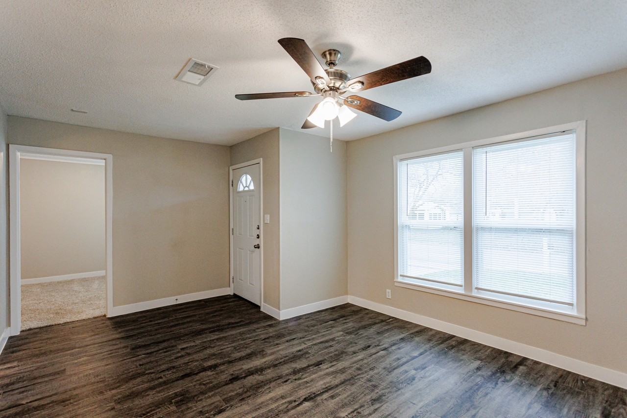 1007 N Walnut St - Photo 6 of 26