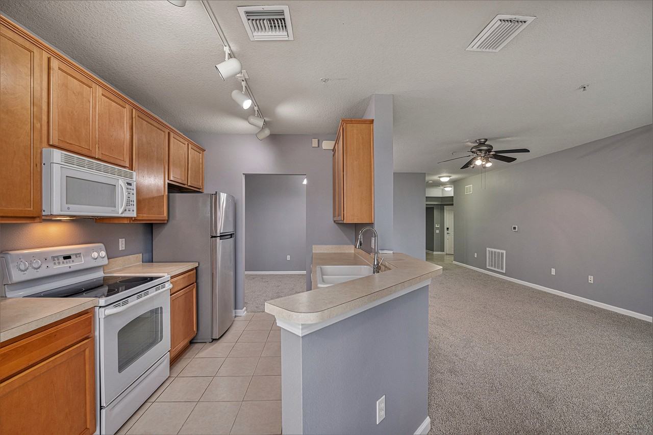 2039 River Turia Cir - Photo 5 of 27