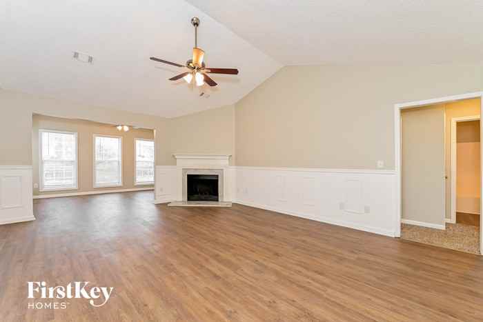 114 Kayla Ct - Photo 2 of 13