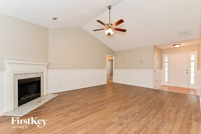 114 Kayla Ct - Photo 3 of 13