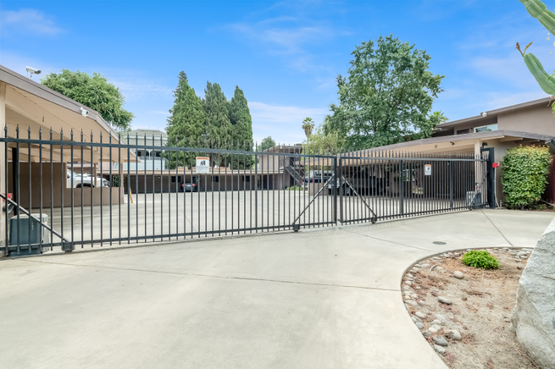 718 N Floral St #11 - Photo 7 of 49