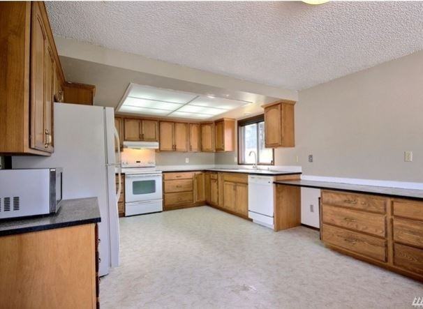 4904 S 293rd St #2 - Photo 2 of 8