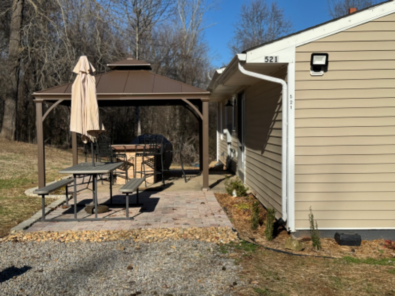 521 Pond Rd - Photo 3 of 26