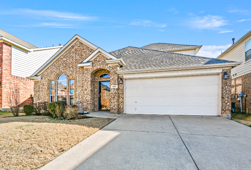 10010 Voss Avenue - Photo 3 of 24