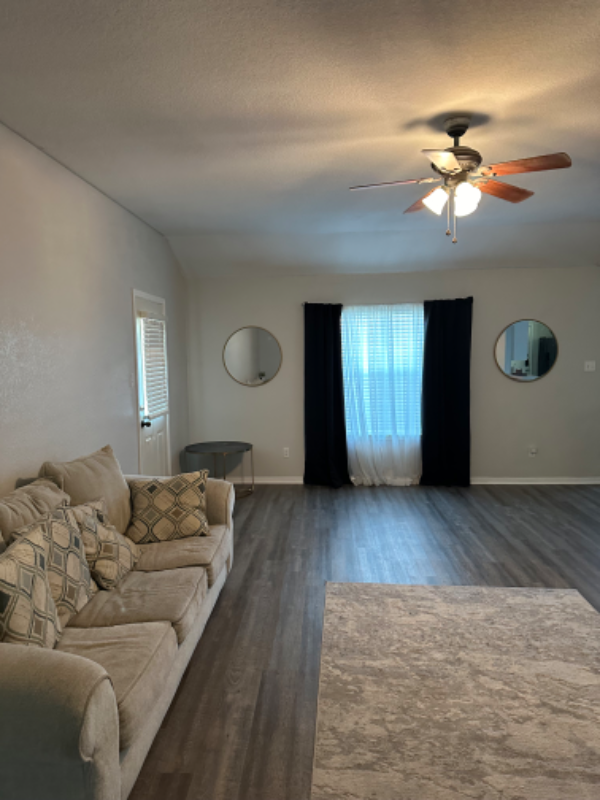 3610 Del Mar Ct - Photo 3 of 14