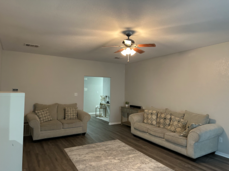 3610 Del Mar Ct - Photo 4 of 14