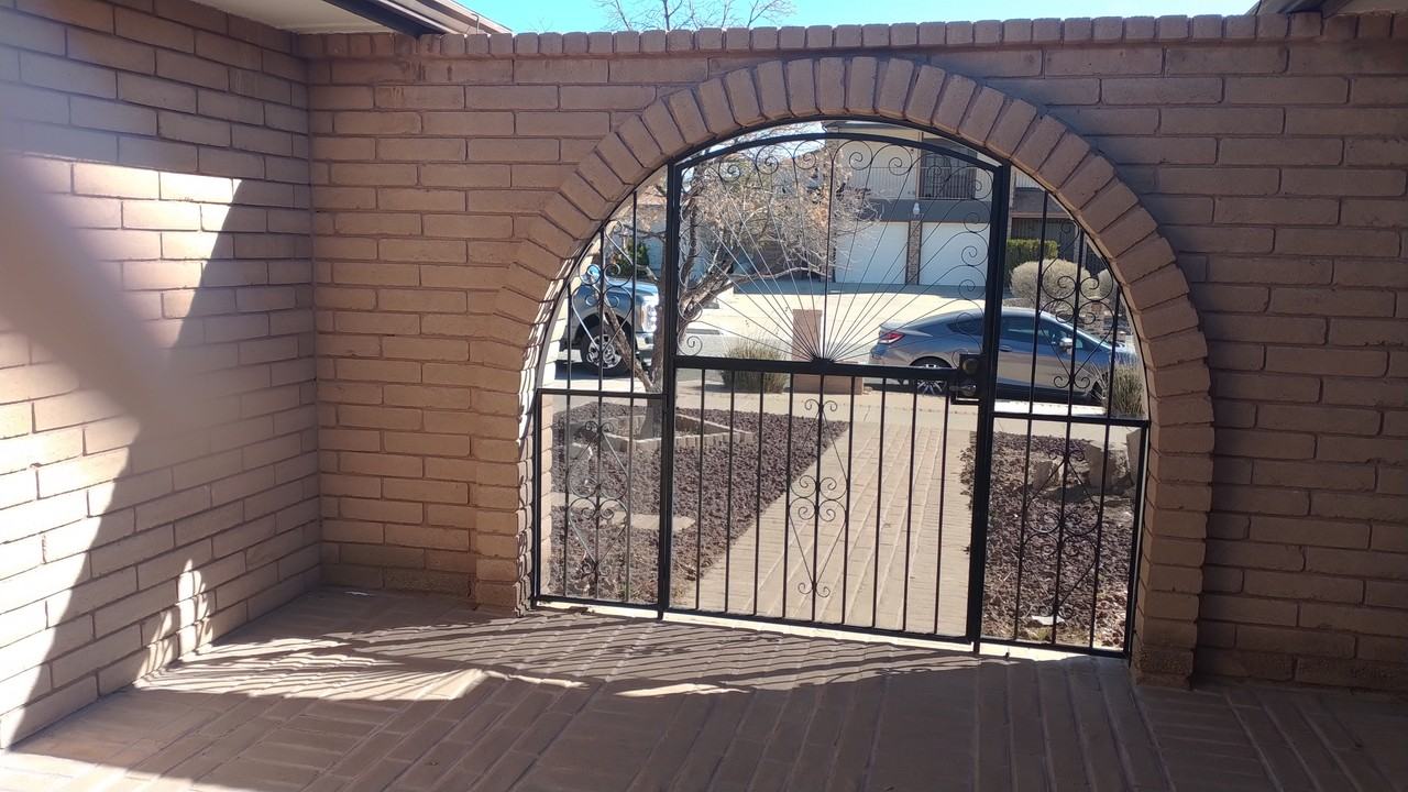 11676 Andrienne Dr - Photo 2 of 34
