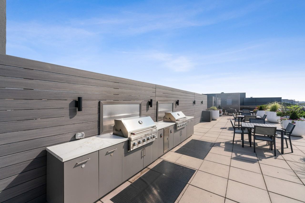 The Hudson Apartments - Photo 7 of 11