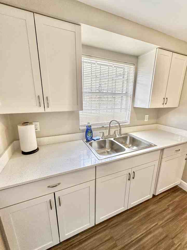 E Curtis St - Photo 3 of 14