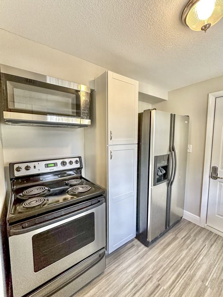 E Curtis St - Photo 5 of 14