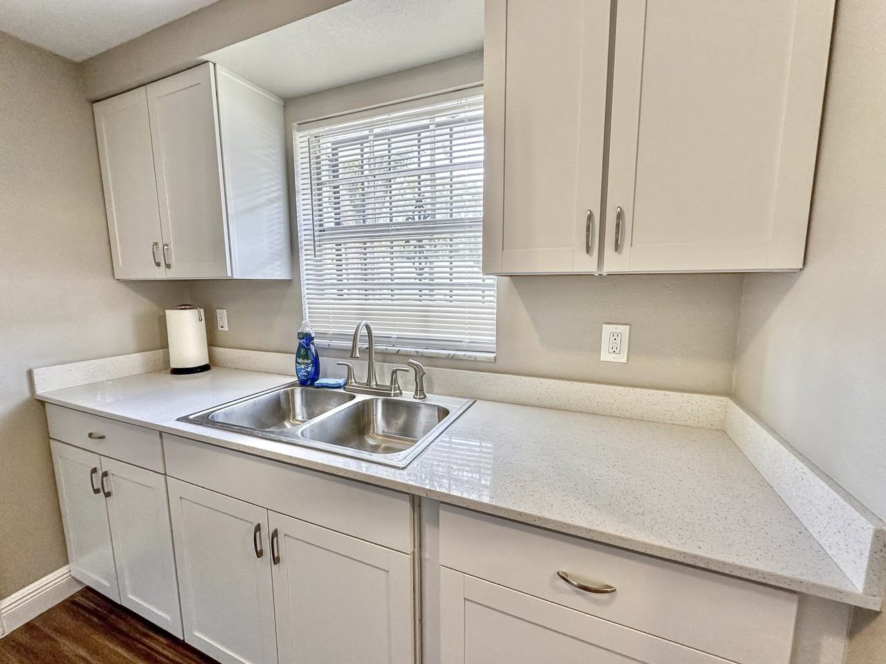 E Curtis St - Photo 6 of 14