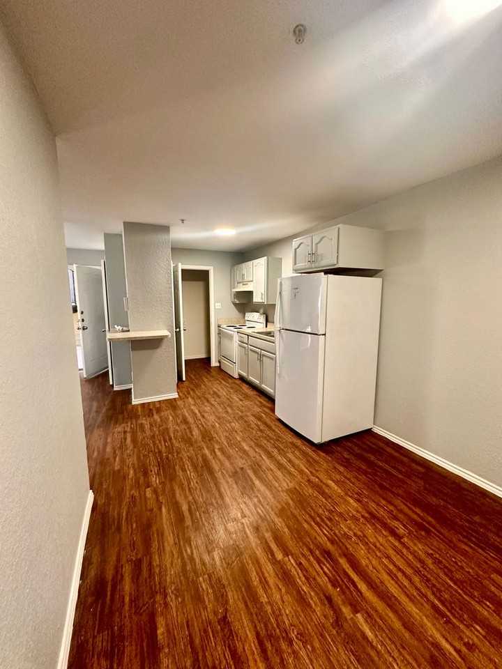 Somerset - Photo 2 of 5