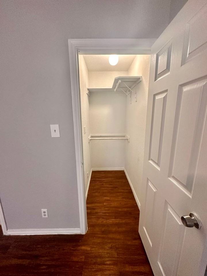 Somerset - Photo 3 of 5