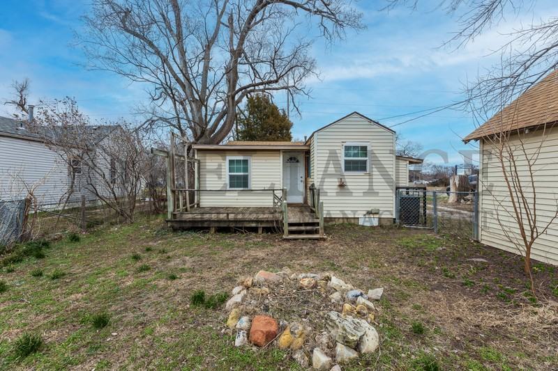 563 S All Hallows Ave - Photo 3 of 16