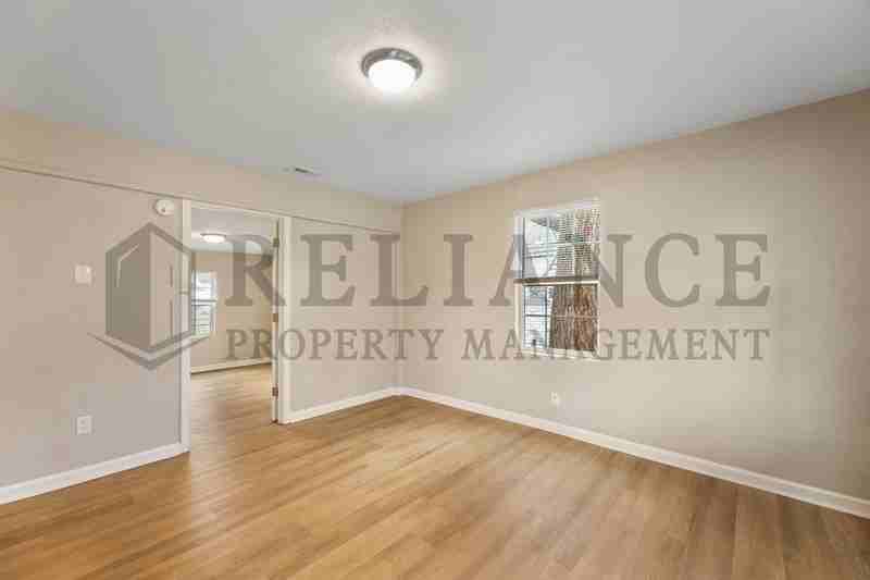 563 S All Hallows Ave - Photo 6 of 16