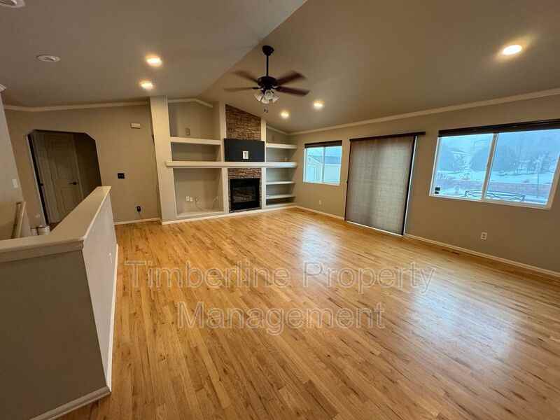 11298 Palmers Green Dr - Photo 3 of 19