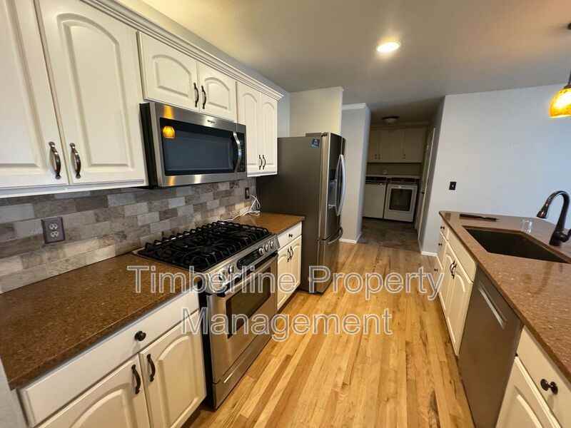 11298 Palmers Green Dr - Photo 7 of 19