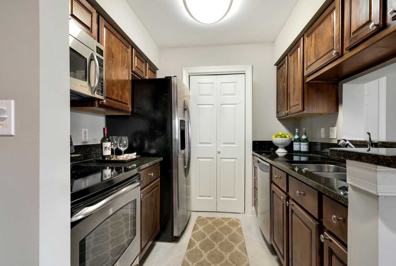 Mizner Court - Photo 7 of 47