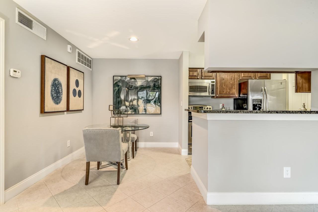 Mizner Court - Photo 5 of 47