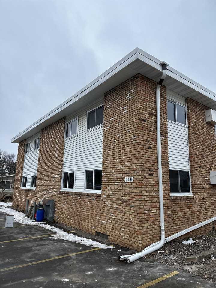 549 Lemon St N #549-1 - Photo 2 of 2