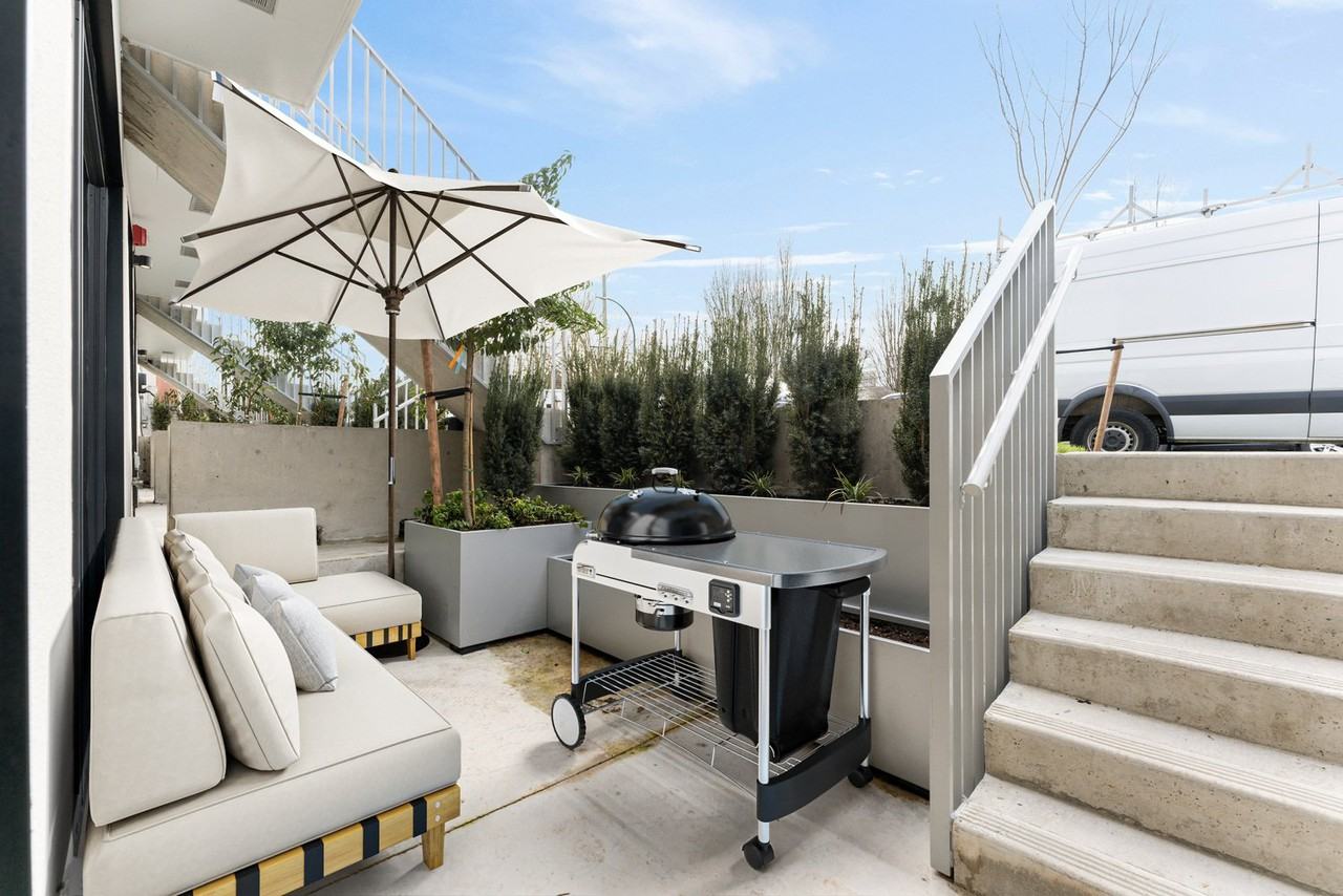 3132 Sophia St - Photo 4 of 8