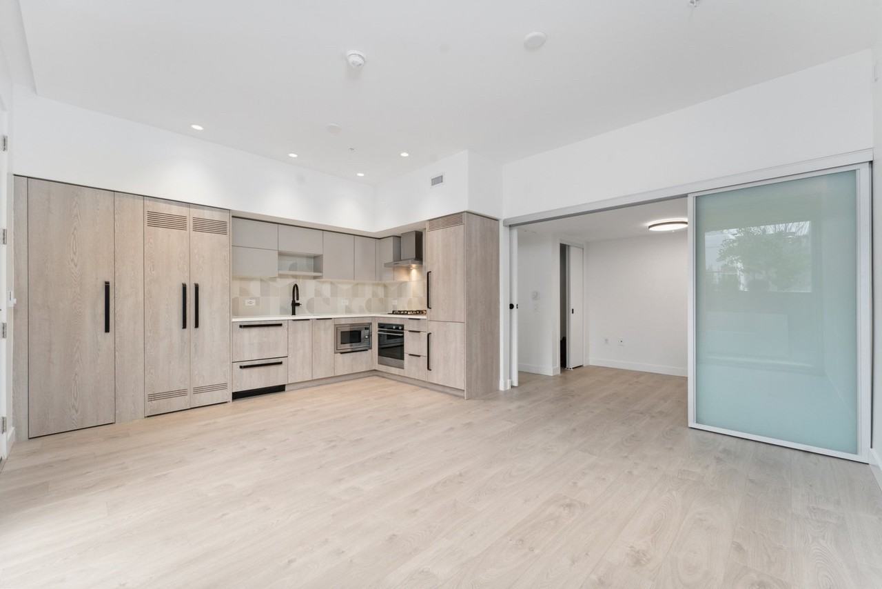 3132 Sophia St - Photo 5 of 8