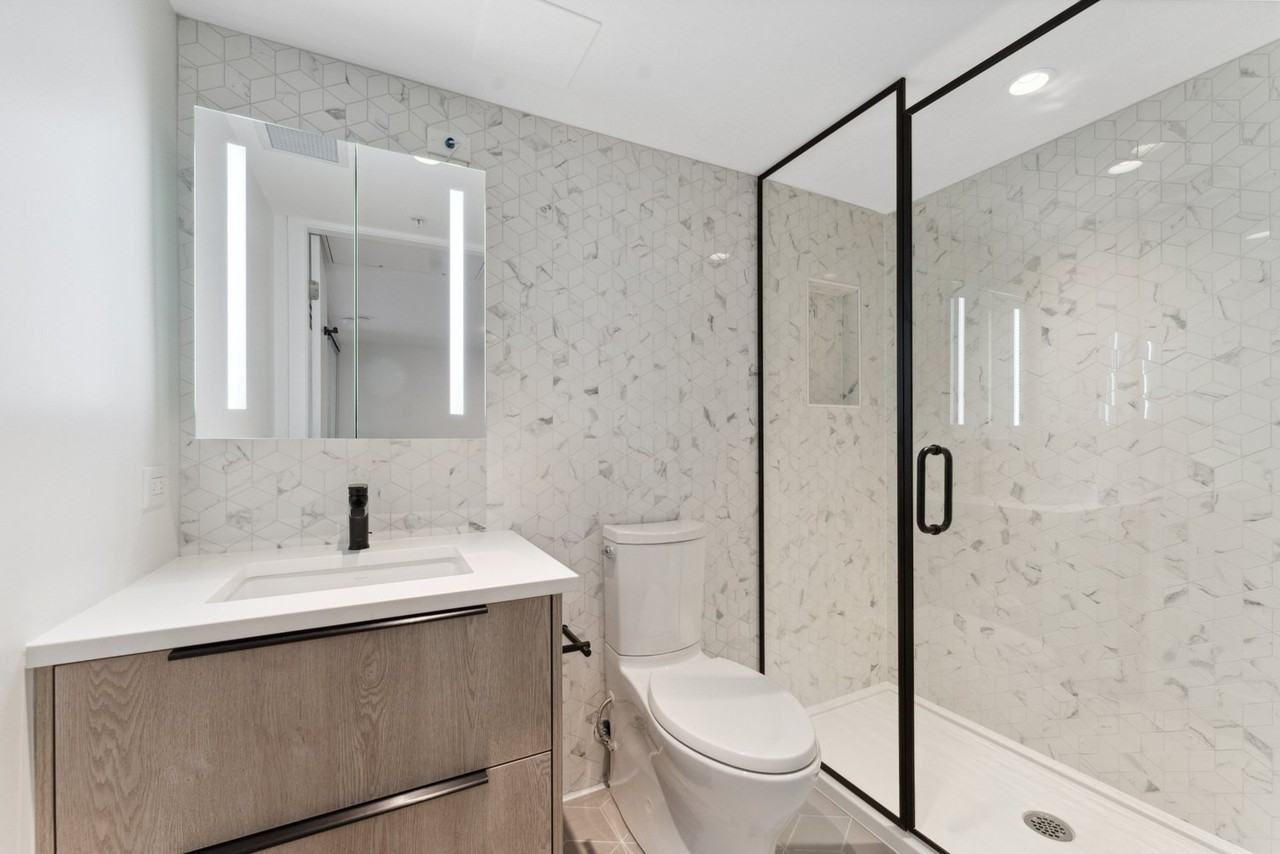 3132 Sophia St - Photo 7 of 8