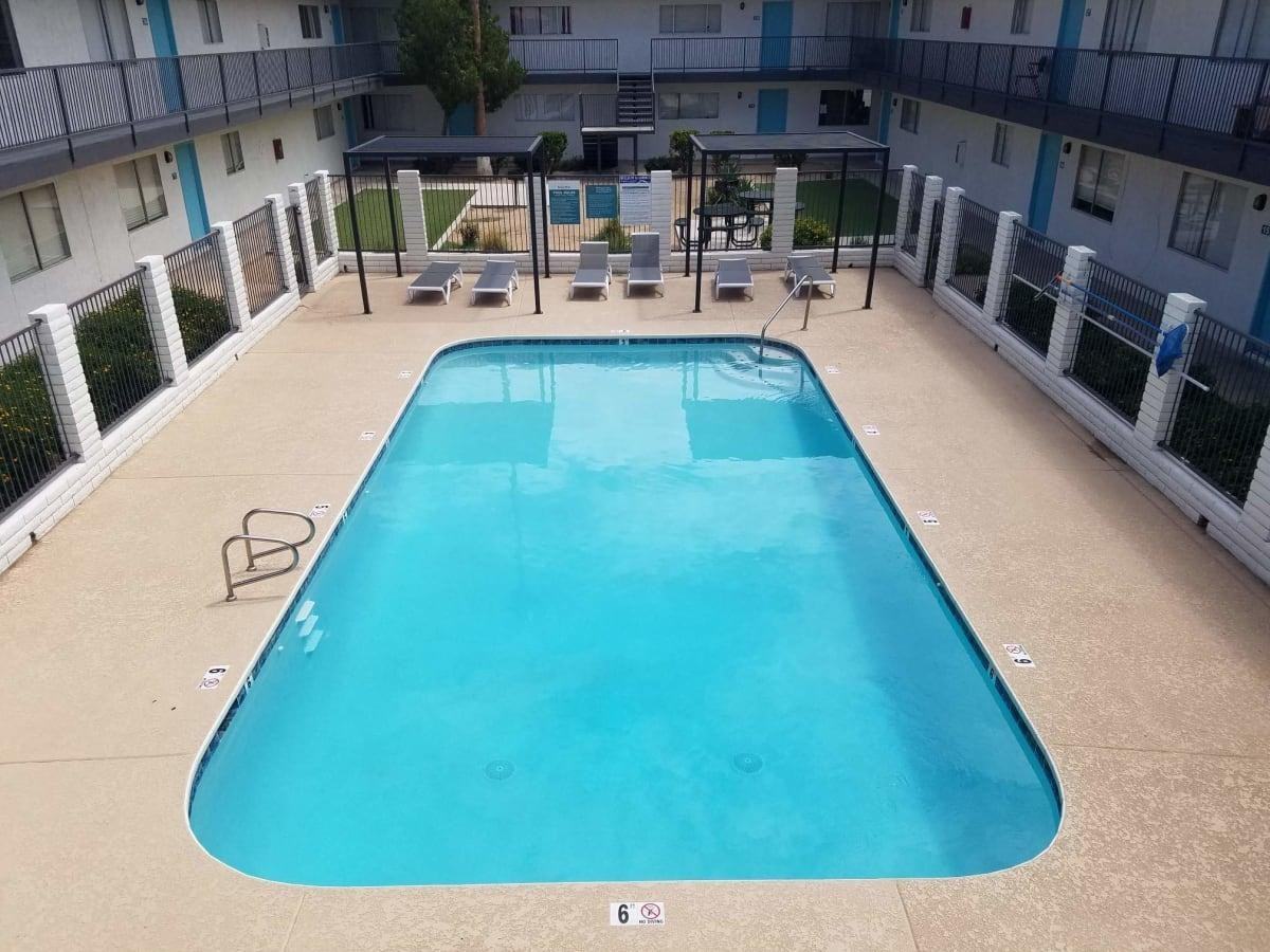 237 S Ashland - Photo 2 of 34