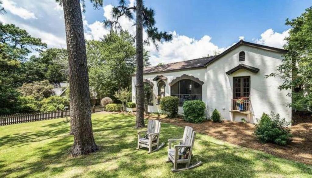 109 Gaston Ave - Photo 4 of 20