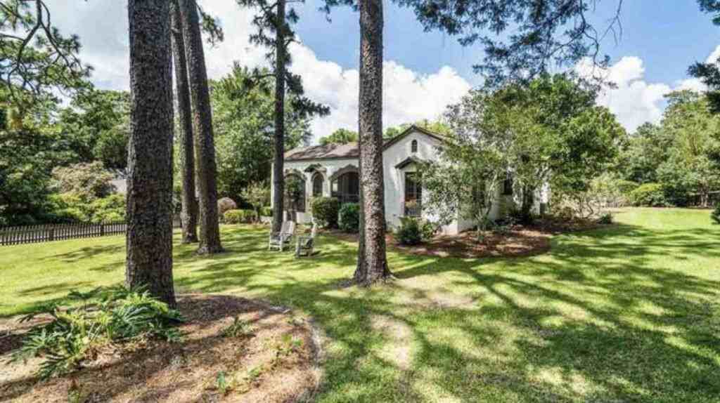 109 Gaston Ave - Photo 6 of 20