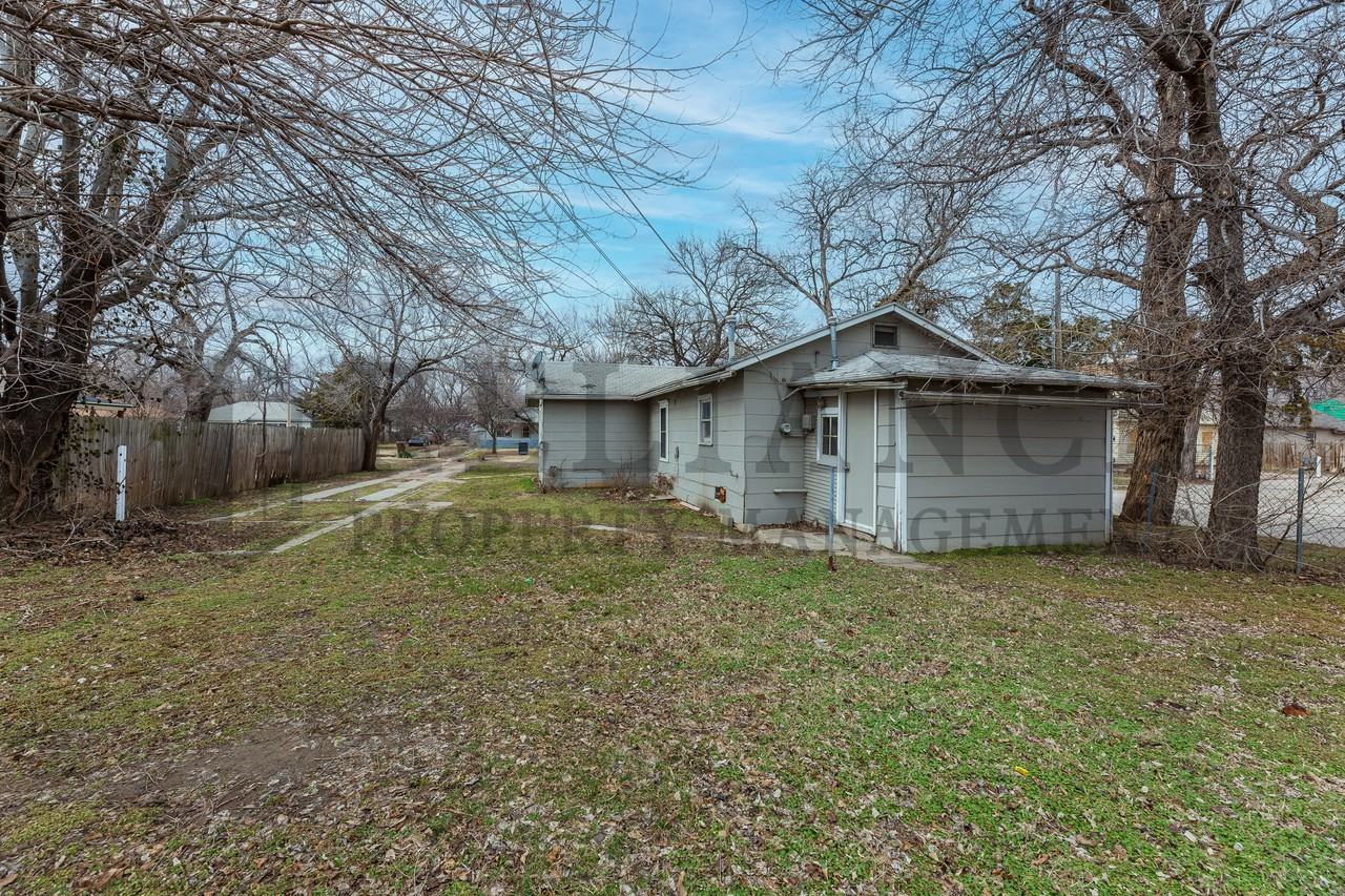 1802 S Santa Fe St - Photo 2 of 16