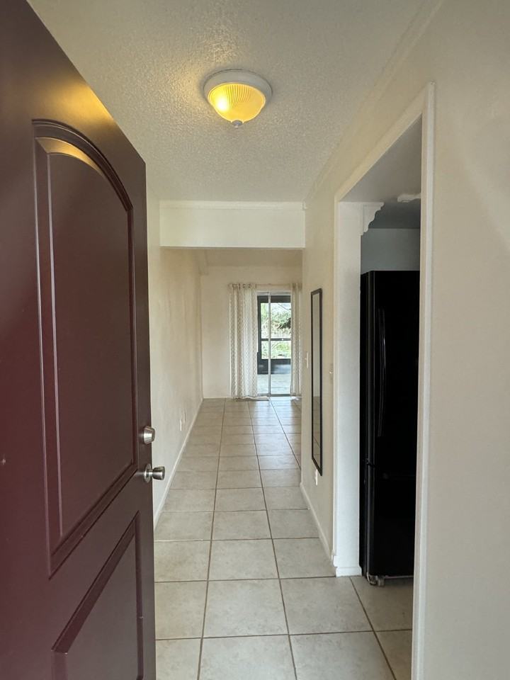 5121 Lesher Ct - Photo 2 of 18