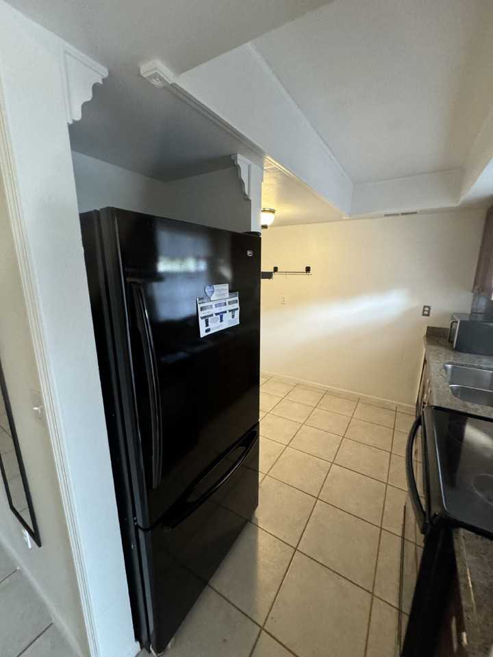 5121 Lesher Ct - Photo 3 of 18