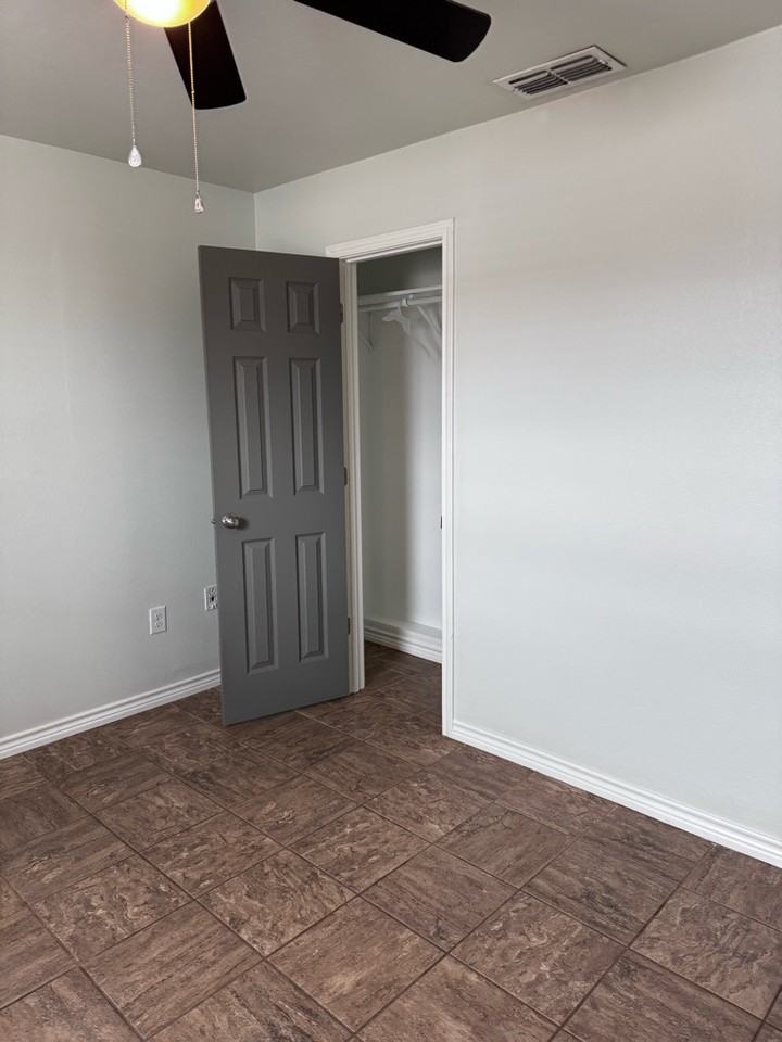 510 Raymond Rd - Photo 2 of 10