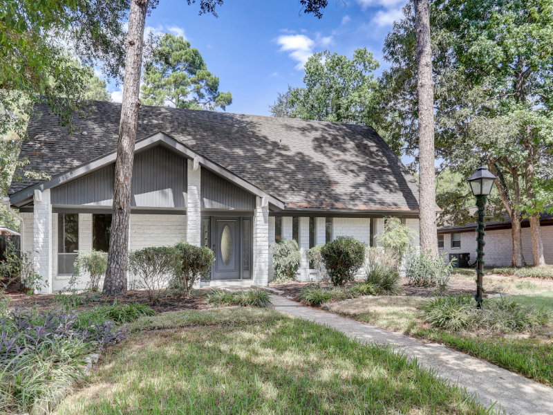 1951 Round Spring Dr - Photo 3 of 42