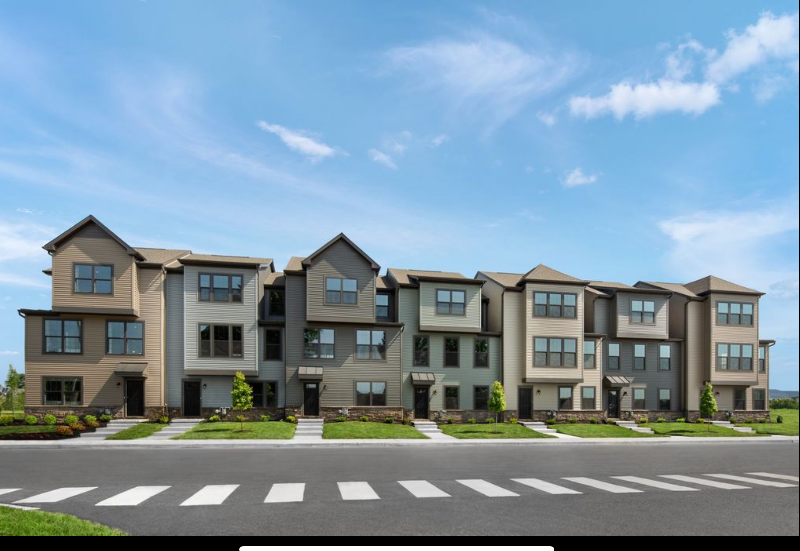 325 E Cochran St - Photo 2 of 8