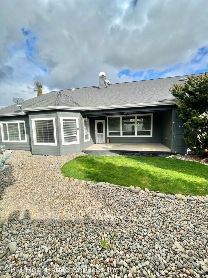 94 Skyhawk Dr - Photo 3 of 34