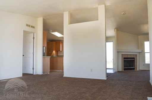 375 Artesia Ave - Photo 3 of 19