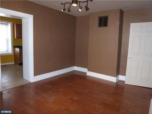14 Center St - Photo 3 of 6