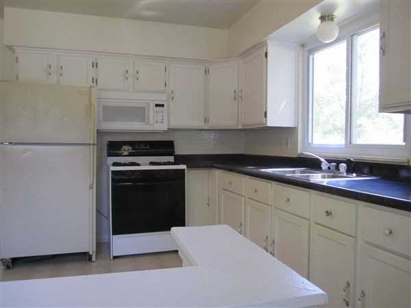 3634 Ronald St - Photo 3 of 10