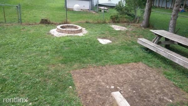 544 Hacker Dr - Photo 3 of 9