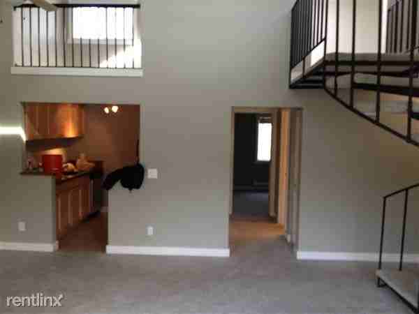 15819 NE Leary Way - Photo 3 of 4