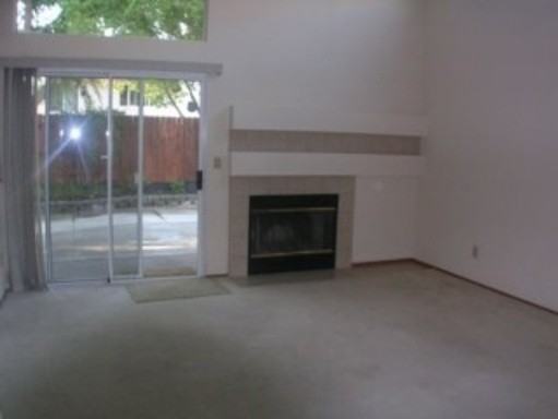 852 Woburn Ct - Photo 2 of 3