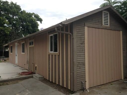 1368 Mastic St - Photo 3 of 3