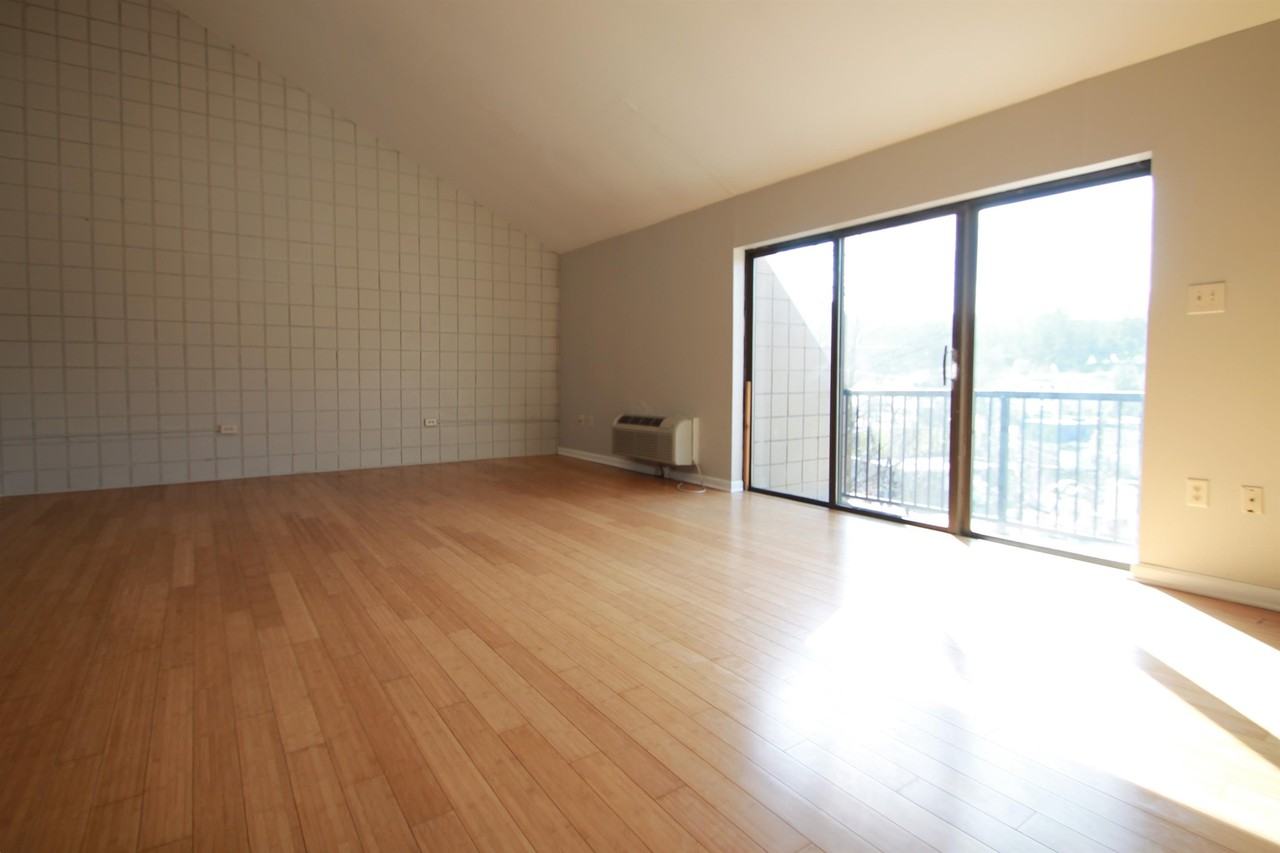 7002 HELEN STREETAPT A-19 #A19 - Photo 2 of 6