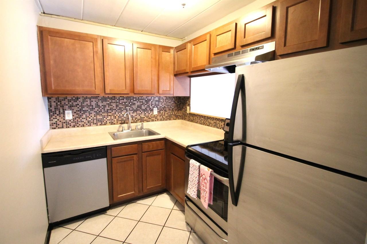 7002 HELEN STREETAPT A-19 #A19 - Photo 3 of 6