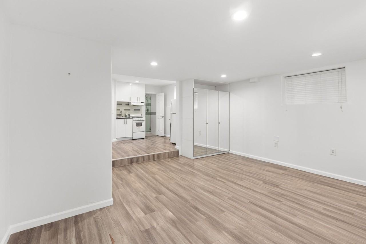 3652 Columbia St - Photo 2 of 13