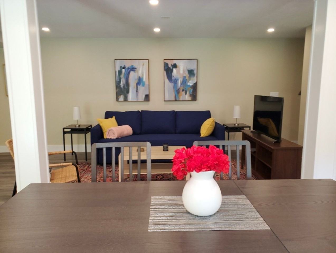 870 East Street - Photo 3 of 8